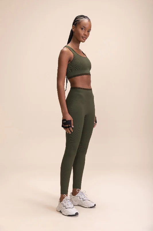 Seamless Contour Leggings Fashionable Plus-Size Activewear