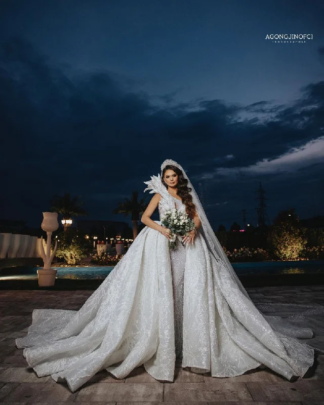 Leaf Detail Bridal Dress with Detachable Train Tunics Luxurious high-end