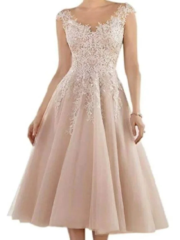 A-Line Mother of the Bride Dress Elegant V Neck Tea Length Lace Tulle Sleeveless with Pleats Appliques A-Line Mother of the Bride Dress Elegant V Neck Tea Length Lace Tulle Sleeveless with Pleats Appliques