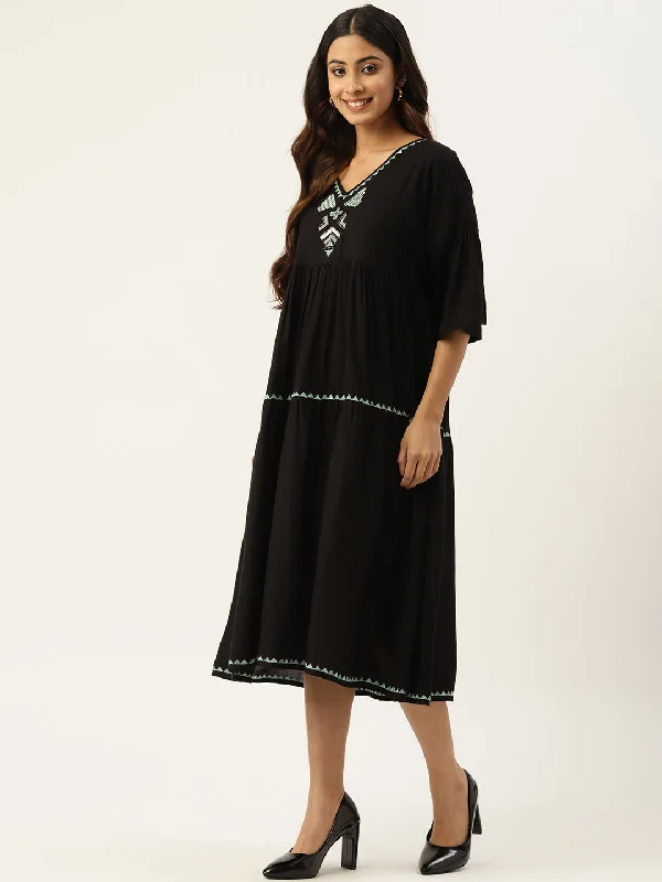 Geometric Embroidered Flared Sleeves Midi Ethnic Dress