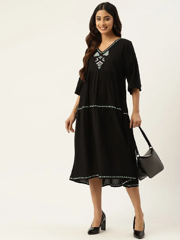 Geometric Embroidered Flared Sleeves Midi Ethnic Dress