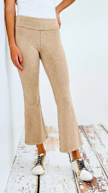 Mineral Wash Cropped Capri Stretch Pants