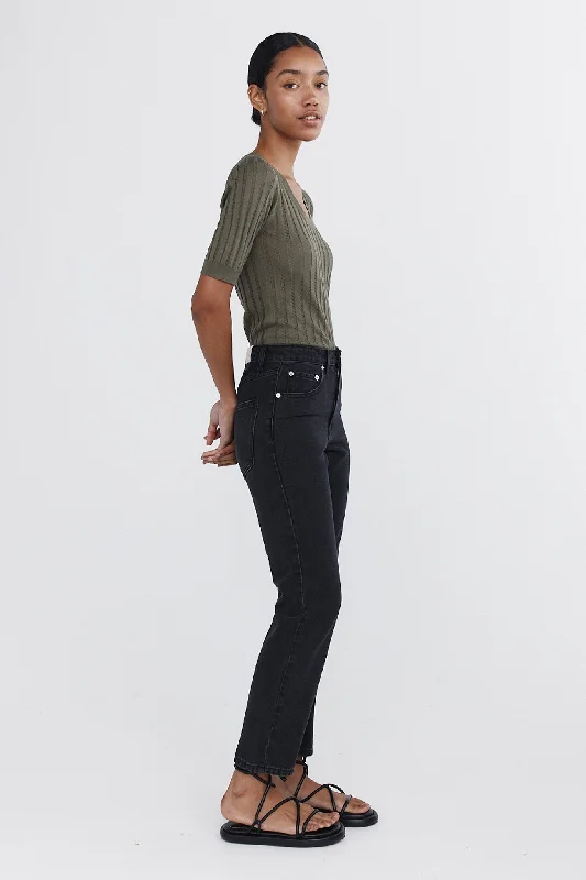 STRAIGHT LEG JEAN - BLACK